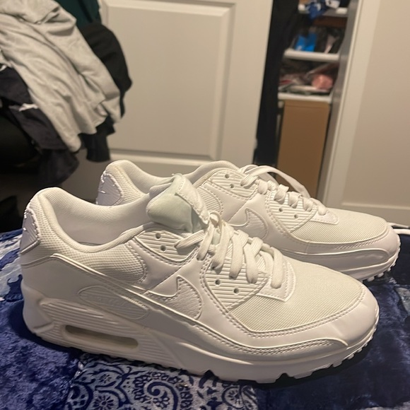 Women's White Sneakers Nikes size 8 1/2 - Picture 7 of 10